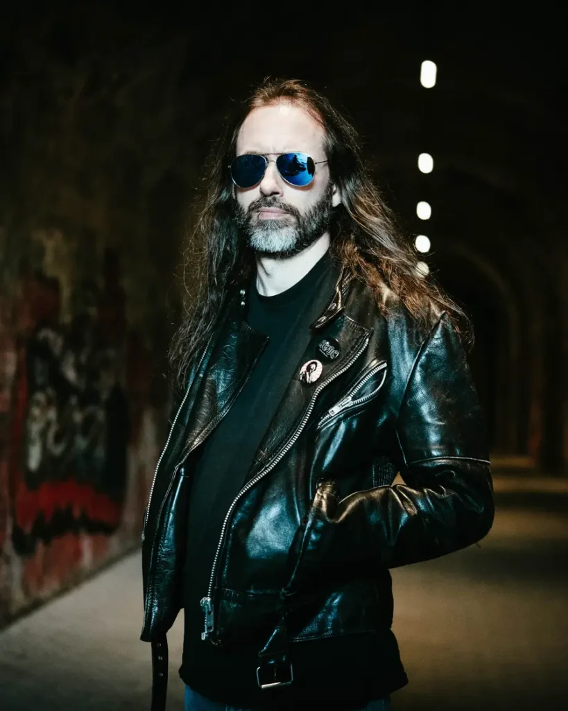 Manuel Bastian, guitar, Rook Road
